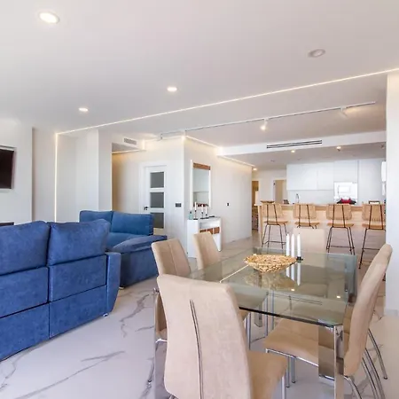 4 Bedroom Lovely Apartment In Santa Pola Extérieur photo
